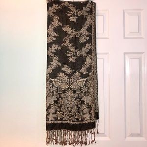 V. FRAAS scarf